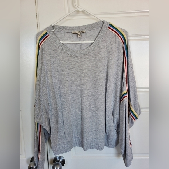 Express rainbow‎ top - Picture 1 of 7